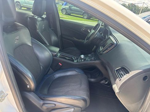 Used 2015 Chrysler 200 S FWD image 18
