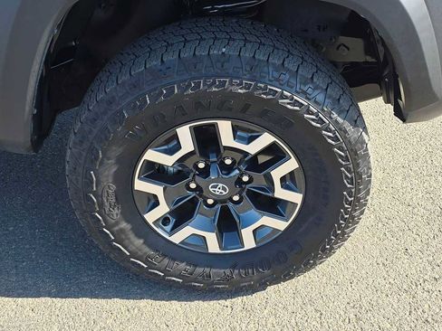 Certified 2023 Toyota Tacoma TRD Off-Road w/ Technology Package AWD/4WD image 10