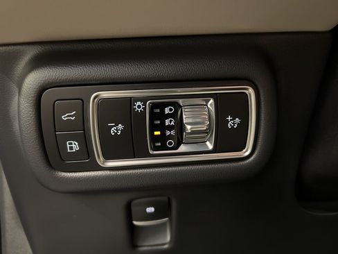 Certified 2025 Lincoln Nautilus Reserve image 27