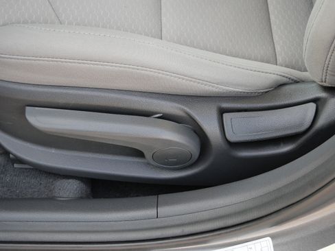 Used 2019 Hyundai Elantra SEL image 20