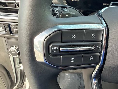 Used 2025 GMC Yukon Elevation RWD image 23