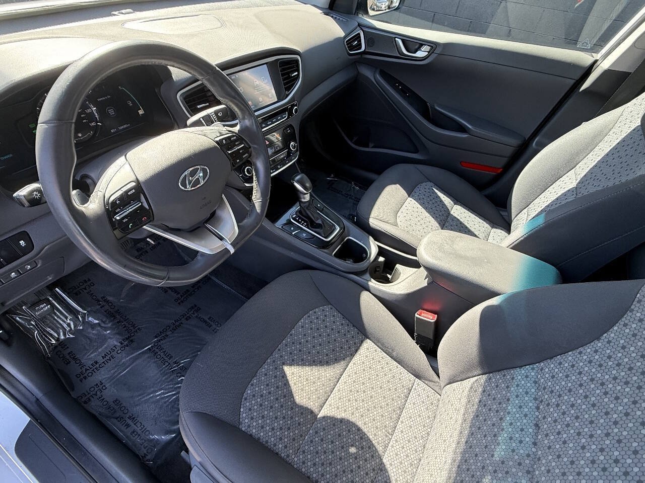 Used 2018 Hyundai Ioniq Plug-In Hybrid FWD image 7