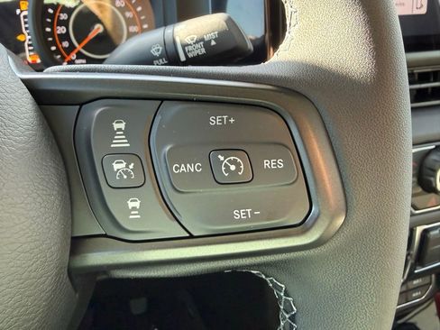 New 2025 Jeep Gladiator Mojave w/ Convenience Group image 17