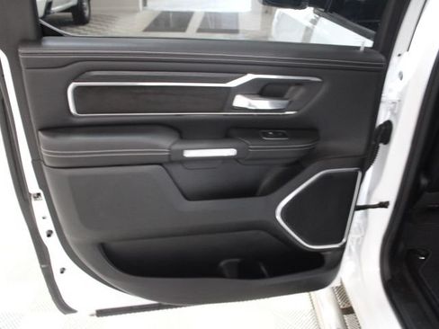 Used 2023 RAM 1500 Laramie AWD/4WD image 18