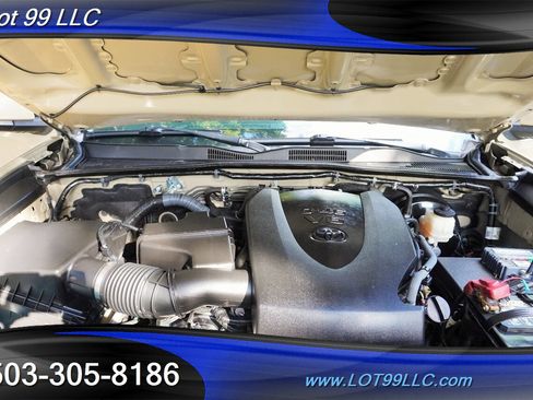 Used 2017 Toyota Tacoma SR5 w/ Tow Package AWD/4WD image 22