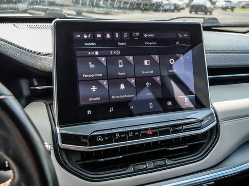 Used 2022 Jeep Compass Limited image 33