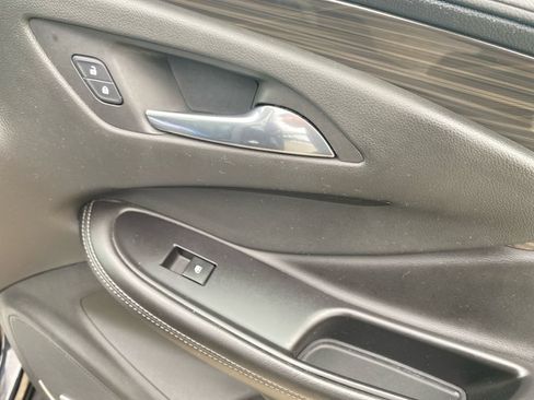 Used 2019 Buick Envision Premium AWD/4WD image 13
