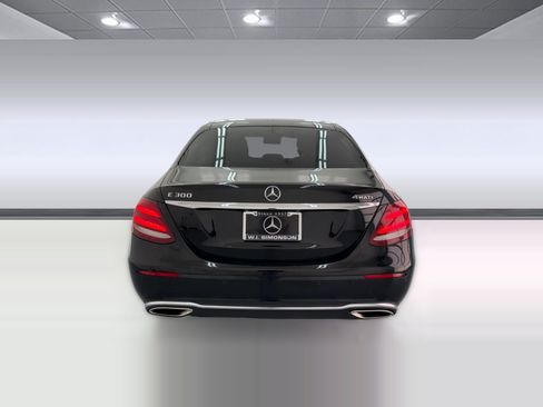 Certified 2018 Mercedes-Benz E 300 4MATIC image 9