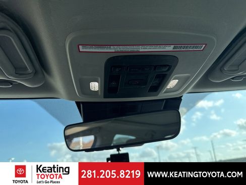 Used 2025 Toyota Camry XLE image 22