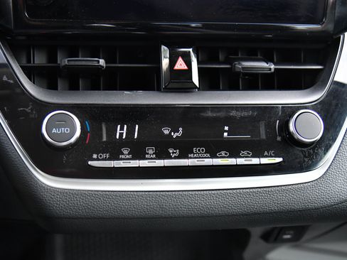 Used 2025 Toyota Corolla LE image 23