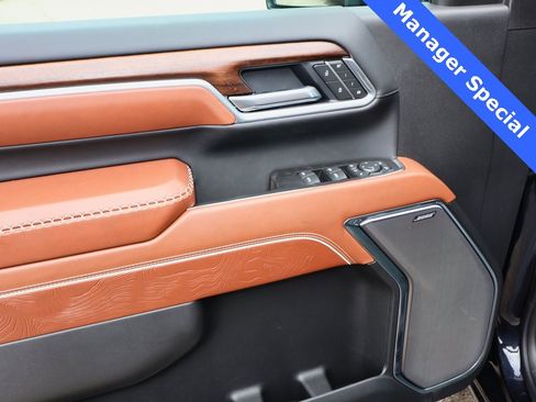 New 2025 GMC Sierra 3500 Denali Ultimate image 11