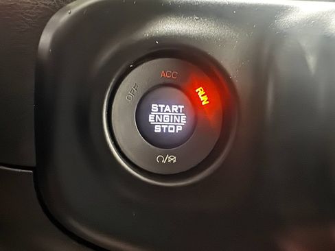 Used 2019 Jeep Wrangler Unlimited Sahara w/ Uconnect 4C Nav & Sound Group AWD/4WD image 45