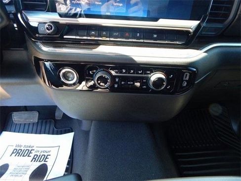 Used 2024 Chevrolet Silverado 1500 LT image 21