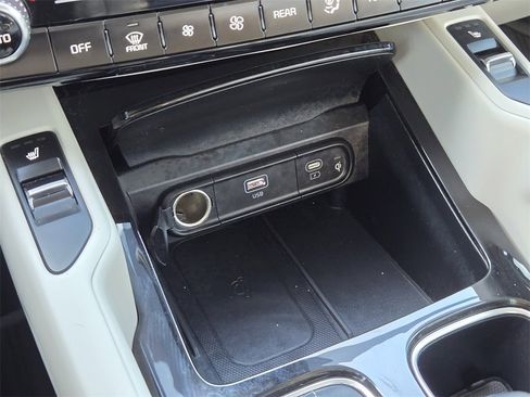 Certified 2024 Kia Telluride S w/ S Sunroof Package image 17