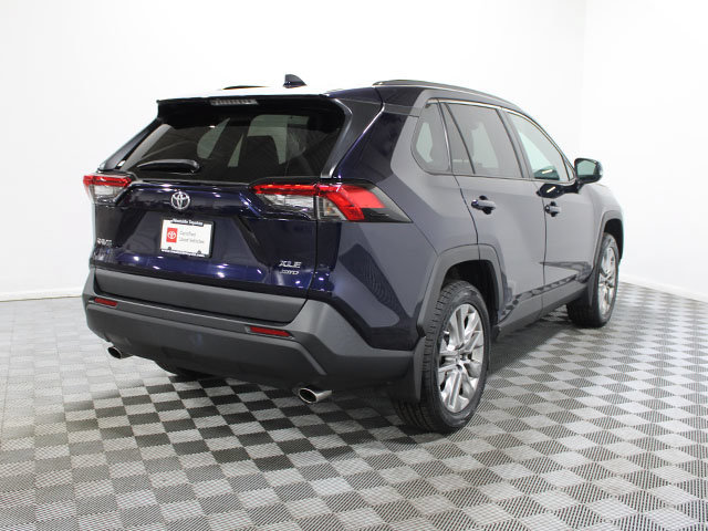 Certified 2022 Toyota RAV4 XLE Premium AWD/4WD image 6