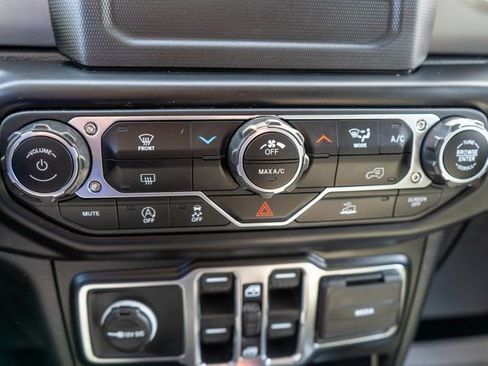 Used 2022 Jeep Wrangler Unlimited Sport AWD/4WD image 26