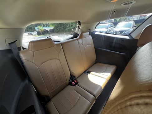 Used 2015 Buick Enclave Leather FWD image 10