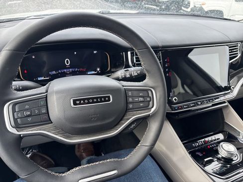 Used 2022 Jeep Wagoneer Series III image 37