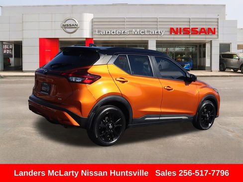 Used 2023 Nissan Kicks SR w/ SR Premium Package image 3