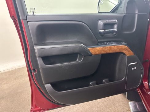 Used 2018 Chevrolet Silverado 1500 High Country image 31