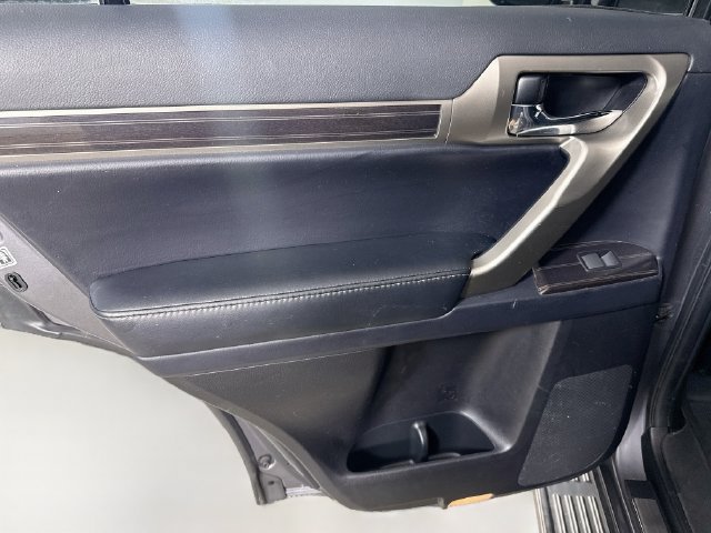 Used 2020 Lexus GX 460 Premium w/ Premium Package AWD/4WD image 25