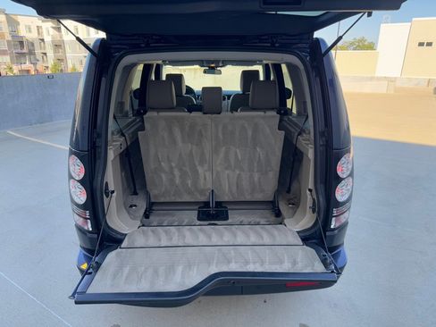 Used 2015 Land Rover LR4 HSE image 19
