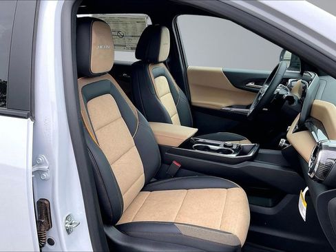 New 2026 Chevrolet Equinox ACTIV FWD image 11