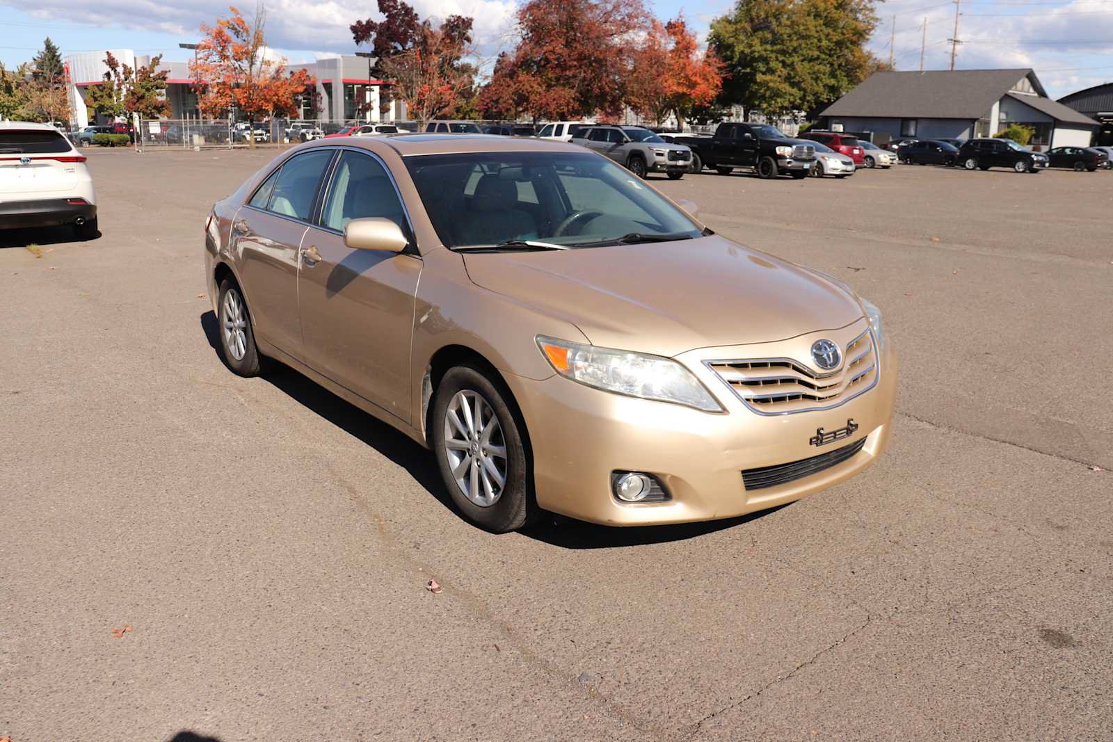 Used 2011 Toyota Camry XLE w/ XLE Extra-Value Pkg #1 FWD image 3