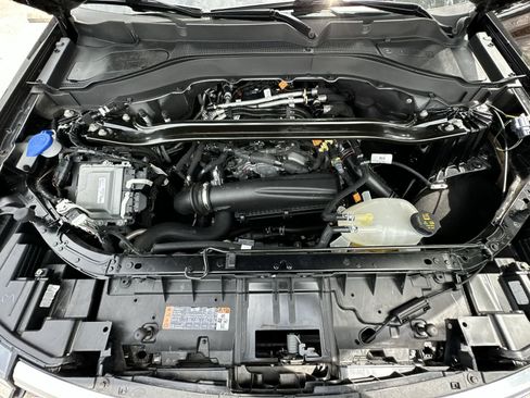 Used 2025 Ford Explorer Platinum RWD image 13