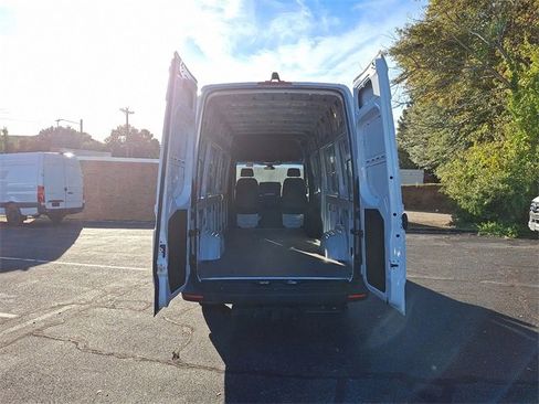 Used 2025 Mercedes-Benz Sprinter 2500 image 27