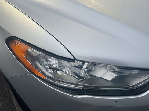 Used 2017 Ford Fusion SE image 5