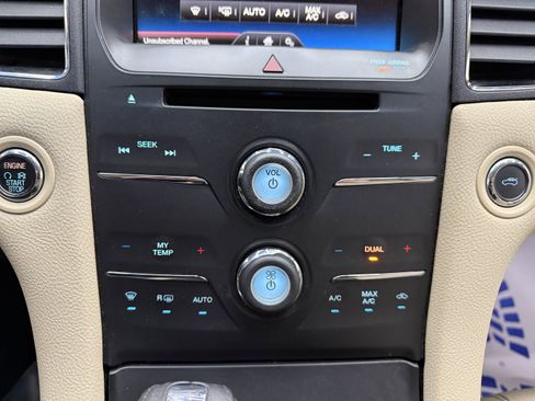 Used 2015 Ford Taurus SEL w/ Equipment Group 201A image 20