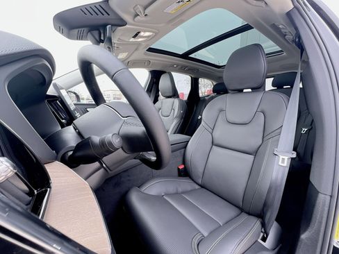 New 2026 Volvo XC60 B5 Ultra w/ Protection Package Premier image 13