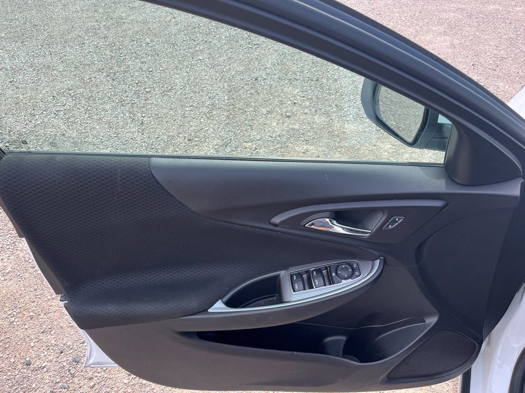 Used 2024 Chevrolet Malibu LT FWD image 17