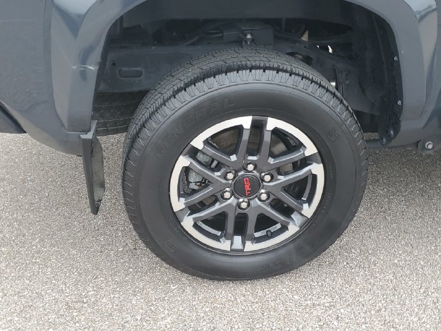 Used 2024 Toyota Tacoma TRD Sport w/ TRD Sport Upgrade Package AWD/4WD image 5