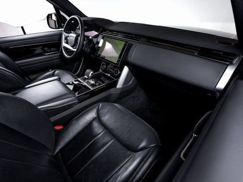 Used 2023 Land Rover Range Rover Long Wheelbase SE image 48