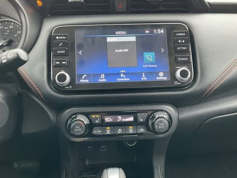 Used 2023 Nissan Kicks SR w/ SR Premium Package image 10