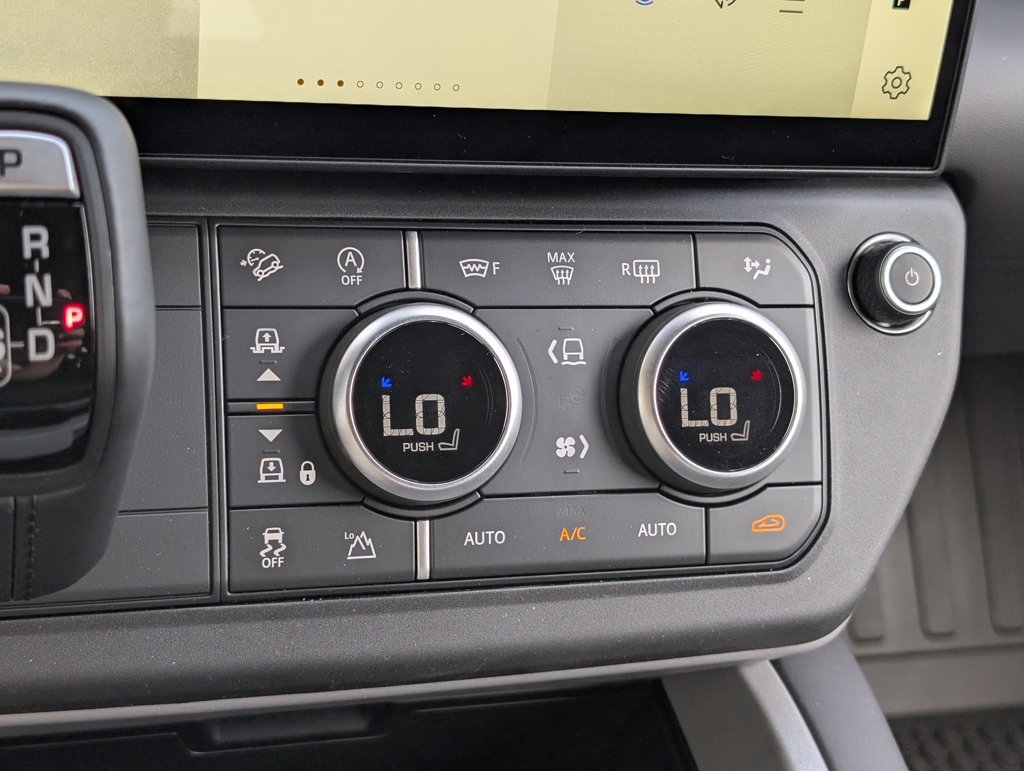 New 2026 Land Rover Defender 110 V8 AWD/4WD image 19