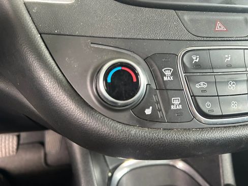 Used 2019 Chevrolet Malibu Hybrid w/ Leather Package image 21