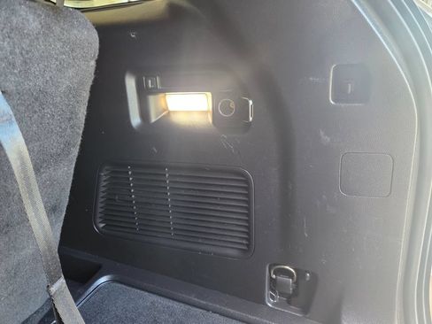 Used 2021 Ford Explorer XLT w/ Equipment Group 202A AWD/4WD image 14