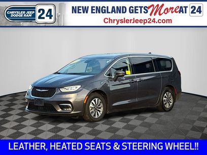 Used 2022 Chrysler Pacifica Touring-L