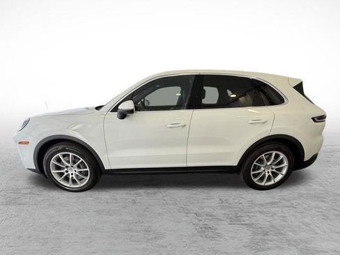 Used 2024 Porsche Cayenne image 2