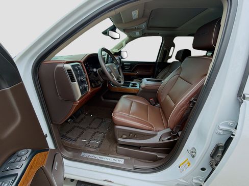 Used 2018 Chevrolet Silverado 1500 High Country AWD/4WD image 16