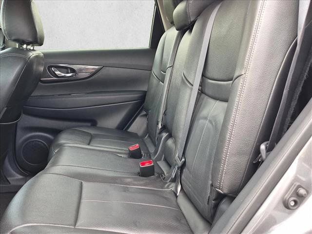 Used 2017 Nissan Rogue SV w/ SV Premium Package FWD image 19