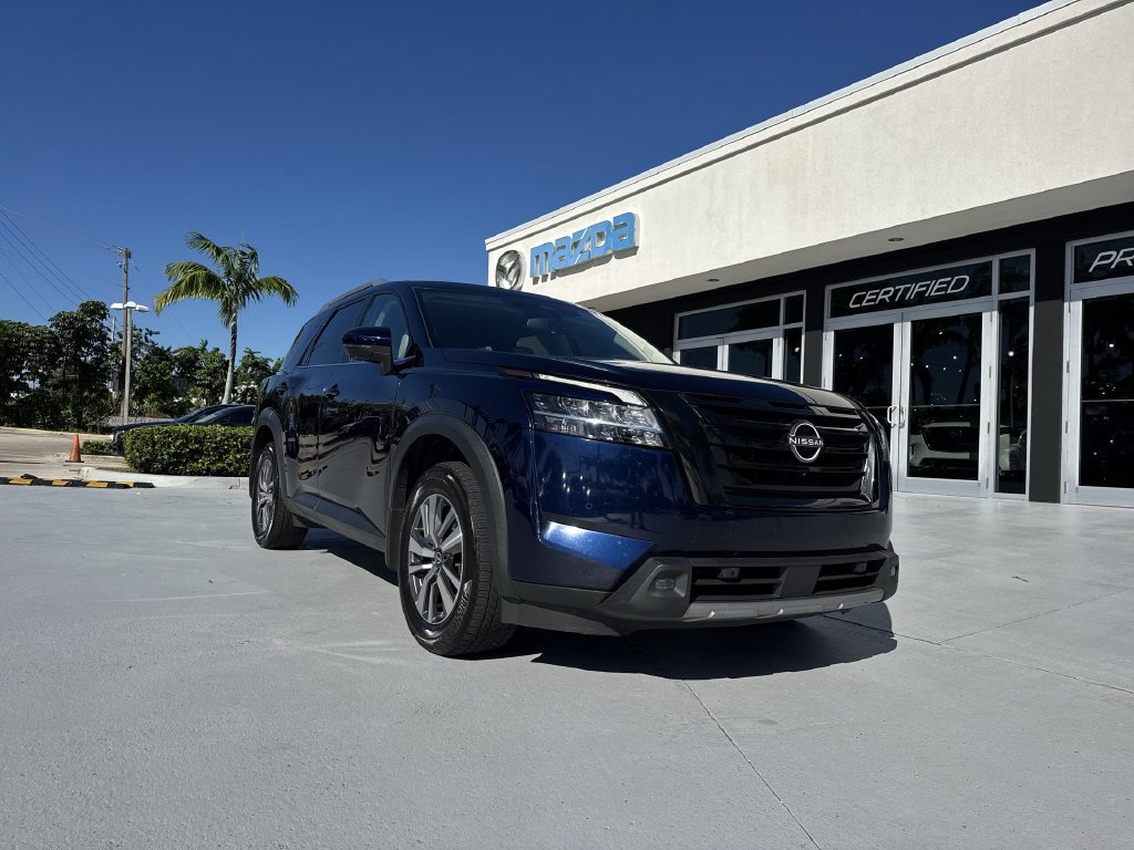 Used 2022 Nissan Pathfinder SL w/ SL Black Package AWD/4WD image 30