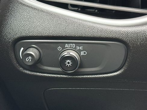 Used 2024 Chevrolet Malibu LT image 32