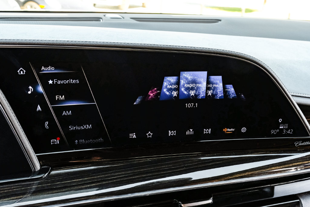 Used 2022 Cadillac Escalade Premium Luxury AWD/4WD image 26