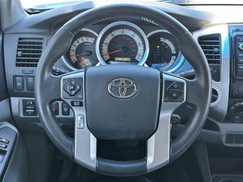 Used 2014 Toyota Tacoma 4x4 Double Cab w/ SR5 Package image 33