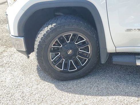 Used 2019 GMC Sierra 1500 SLT w/ SLT Premium Package AWD/4WD image 8