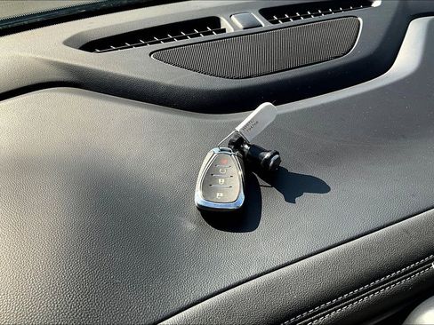 Used 2023 Chevrolet Blazer LT image 12